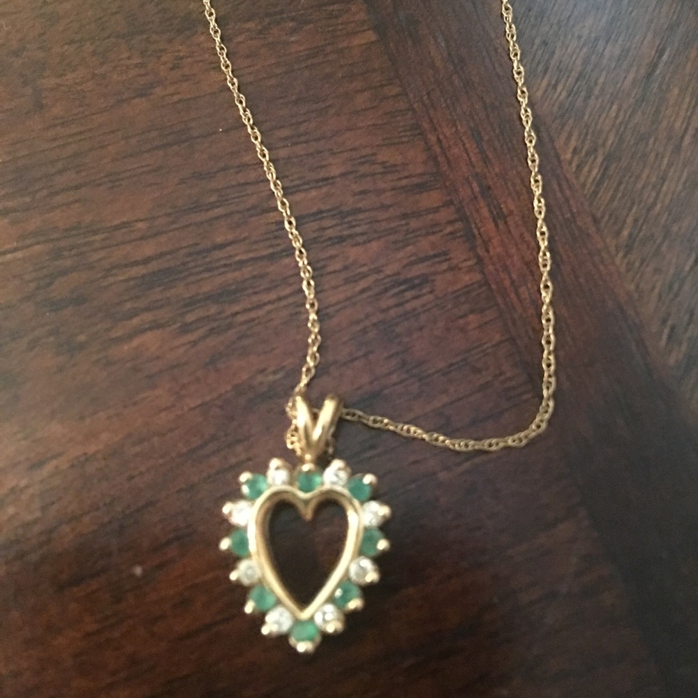 Emerald and Diamond pendant with gold chain